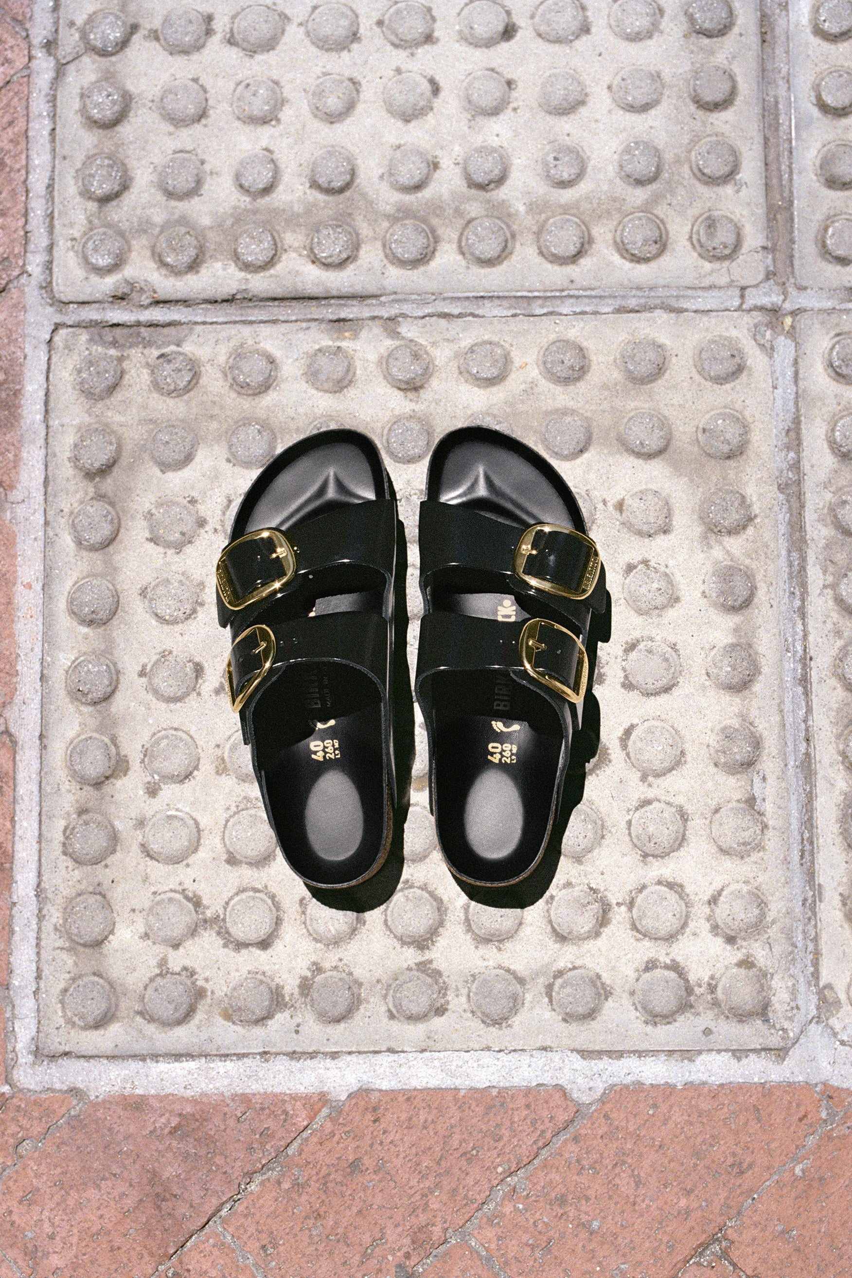 Arizona Big Buckle sandal - High Shine Black